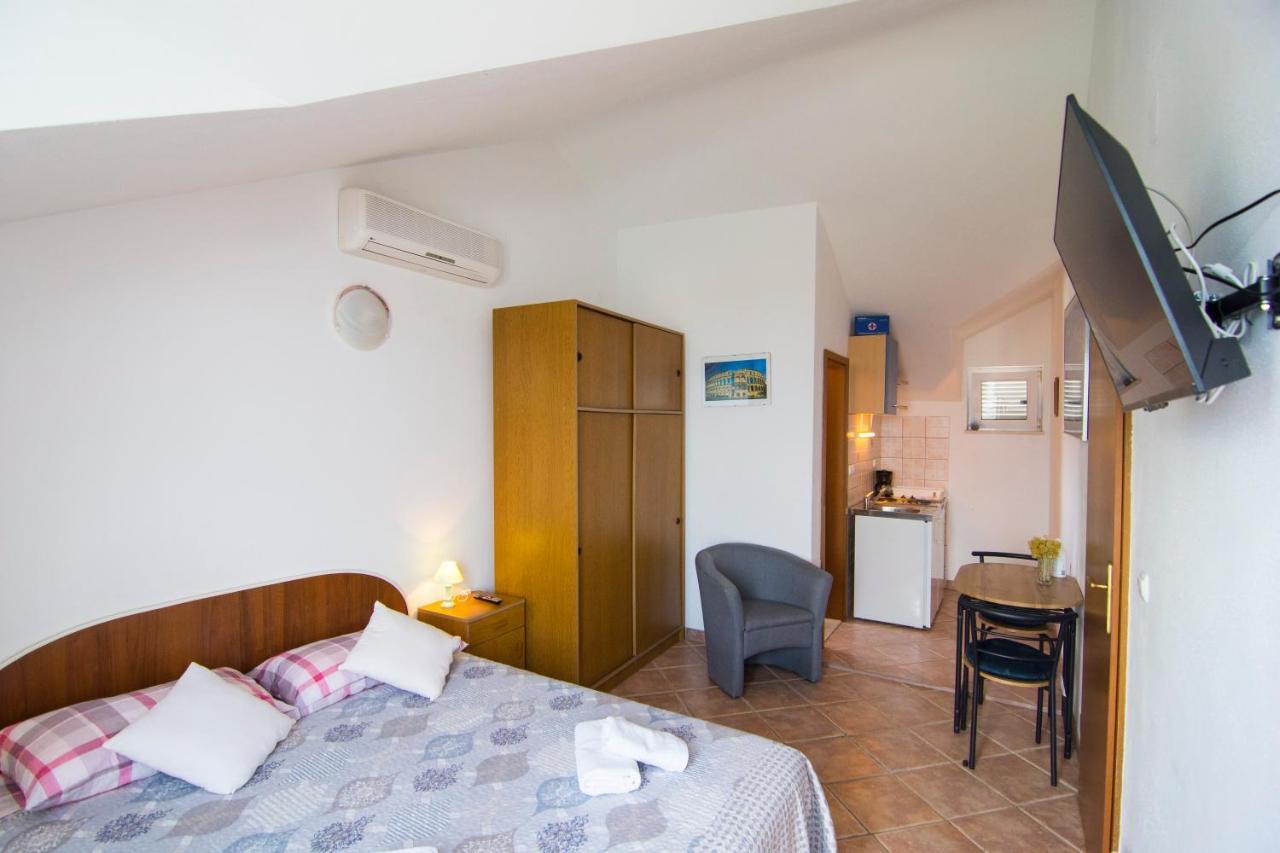 Villa Tereza Splitska Εξωτερικό φωτογραφία